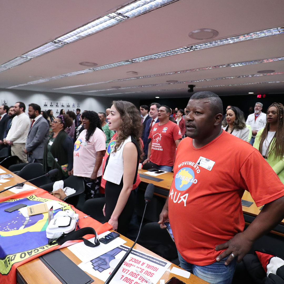 CFESS participa do lançamento da Frente Parlamentar em Defesa da População em Situação de Rua